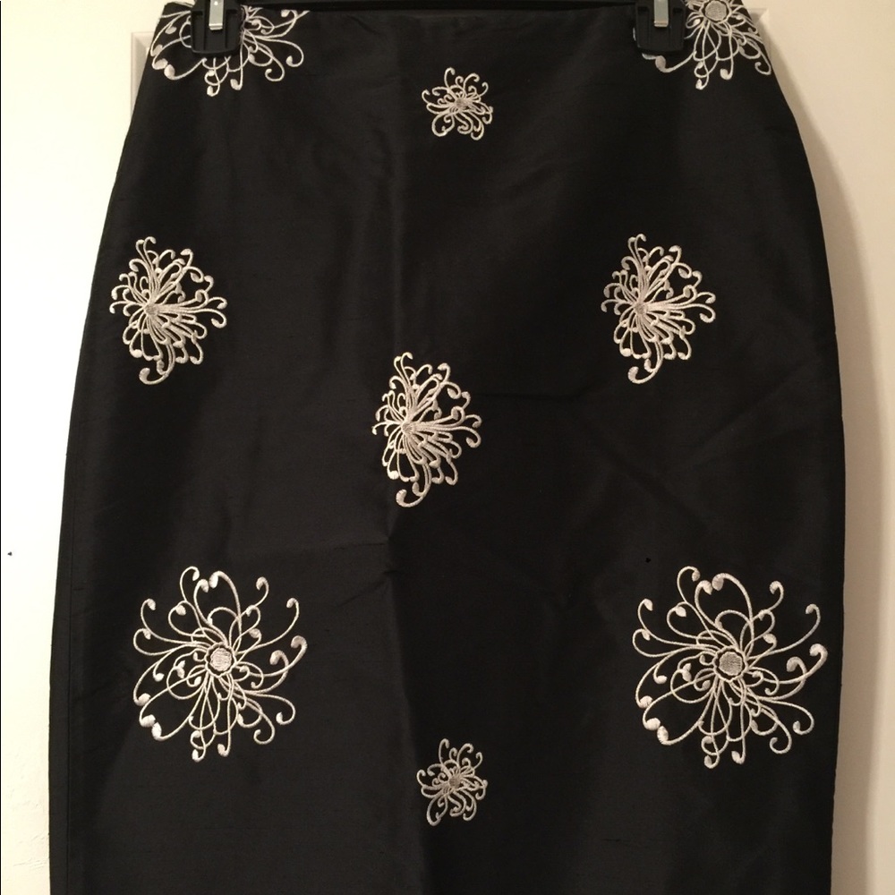 New without tags skirt size 4